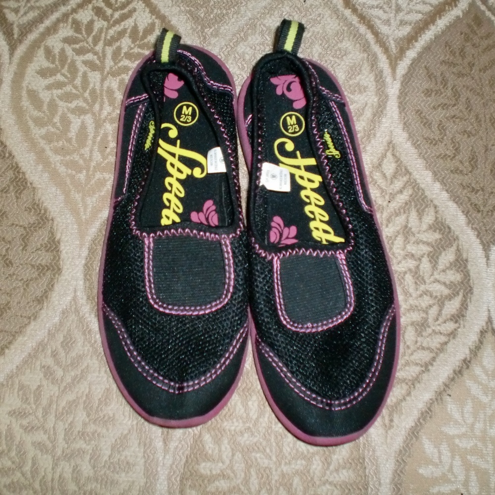 Speedo shoes